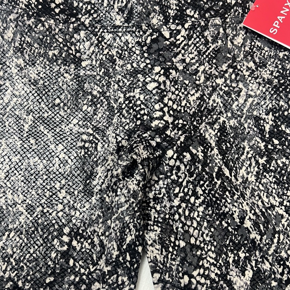 SPANX Faux Leather Snake Shine Leggings - Picture 6 of 11